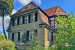 budynek, w którym znajduje się luksusowy apartament na sprzedaż Wrocław okolice