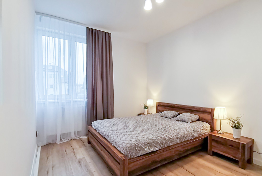 fragment sypialni w ekskluzywnym apartamencie na wynajem Legnica okolice