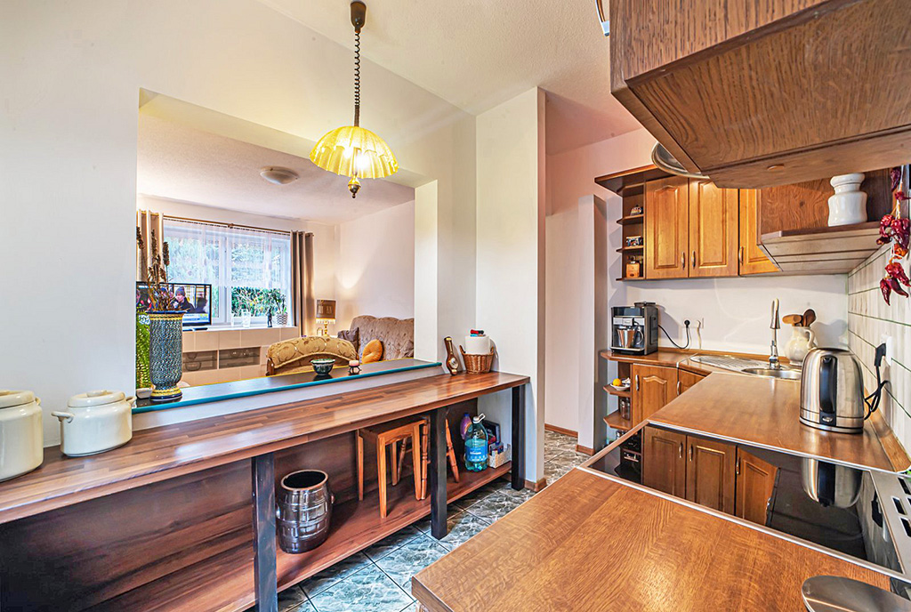 funkcjonalna kuchnia w ekskluzywnym domu na sprzedaż Bolesławiec okolice