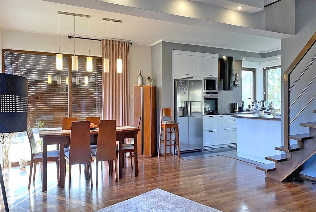 komfortowe wnętrze luksusowej willi na sprzedaż Bydgoszcz okolice)