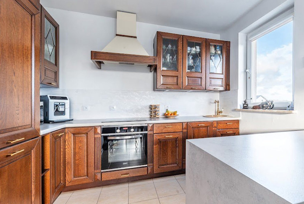 rystykalna kuchnia w luksusowym apartamencie na sprzedaż Gdynia okolice