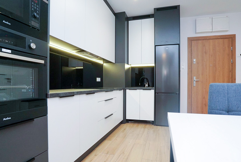 zabudowana kuchnia w luksusowym apartamencie do wynajmu Piotrków Trybunalski