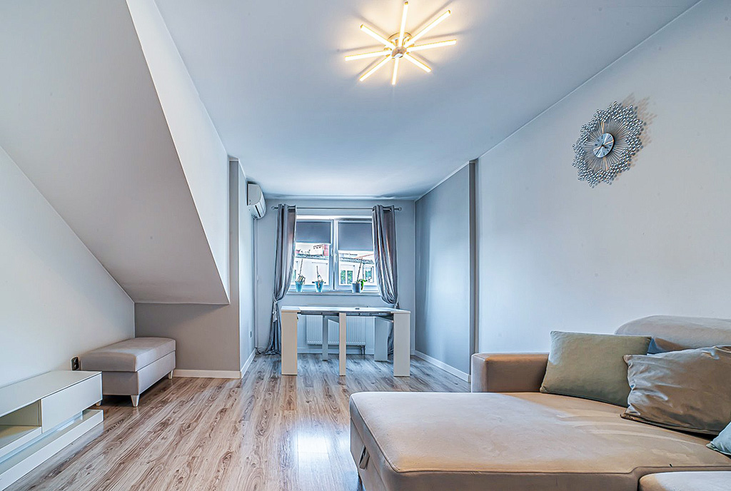 elegancki salon w ekskluzywnym apartamencie do sprzedaży Bolesławiec