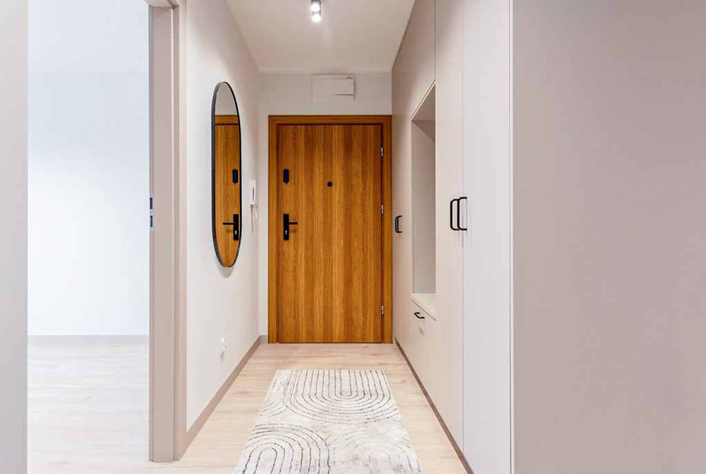 przestronny przedpokój w luksusowym apartamencie do sprzedaży Elbląg