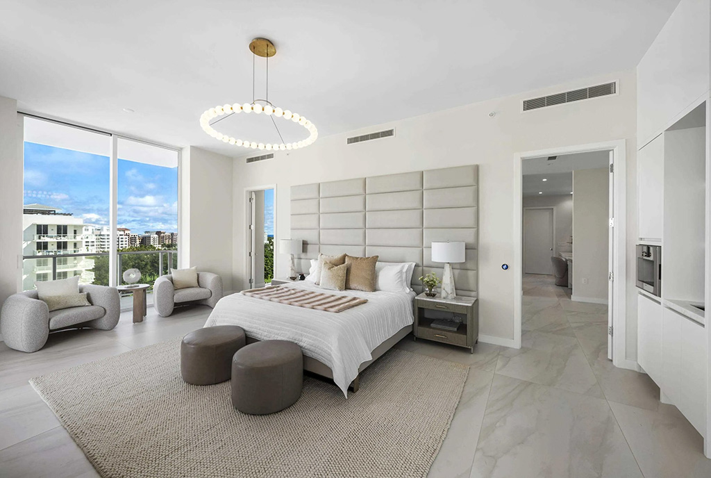 zaciszna sypialnia w ekskluzywnym apartamencie na sprzedaż Florida Stany Zjednoczone Ameryki