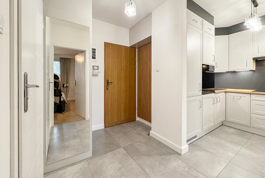 fragment przedpokoju w luksusowym apartamencie do wynajmu Szczecin