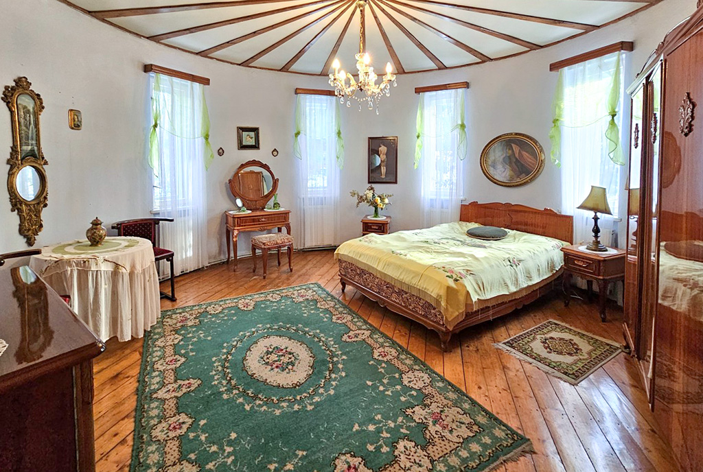 fragment sypialni w luksusowym domu na sprzedaż Bielsko-Biała (okolice)