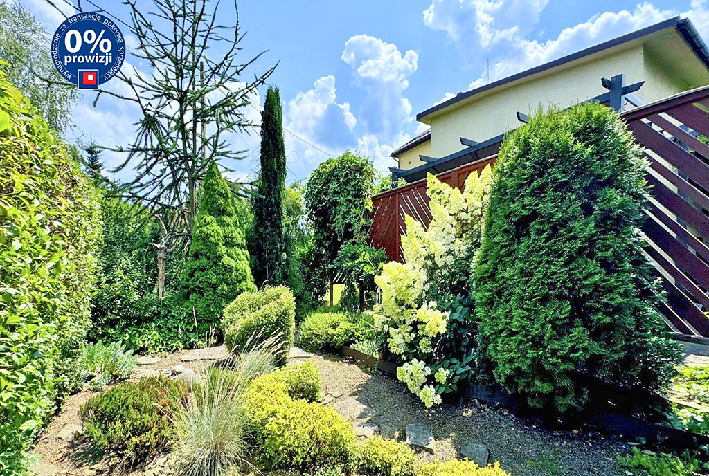 zielona działka z ogrodem wokół ekskluzywnego domu na sprzedaż Bielsko-Biała okolice