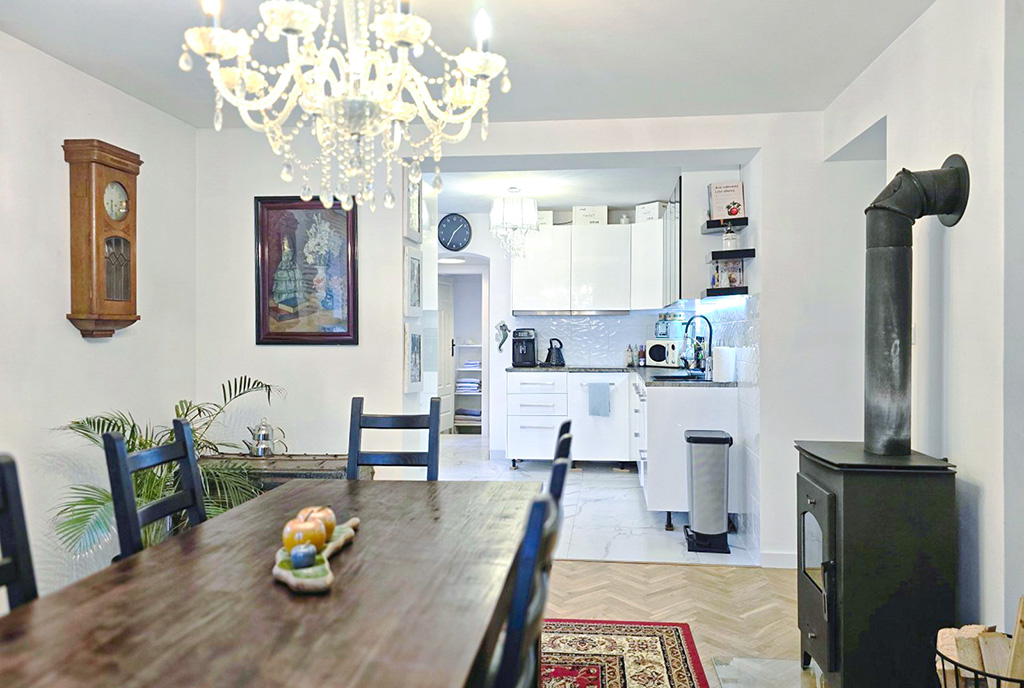 jadalnia i kuchnia w luksusowej willi na sprzedaż Opole okolice