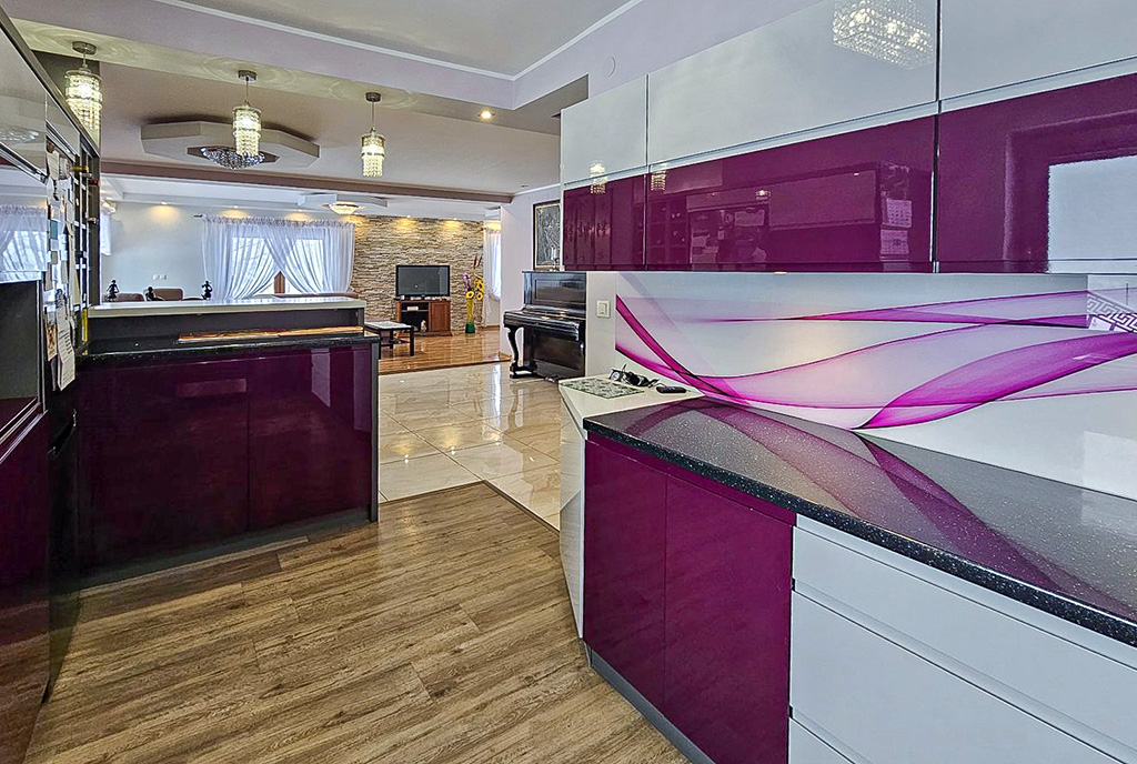 futurystyczna kuchnia w ekskluzywnej willi na sprzedaż Bielsko-Biała okolice