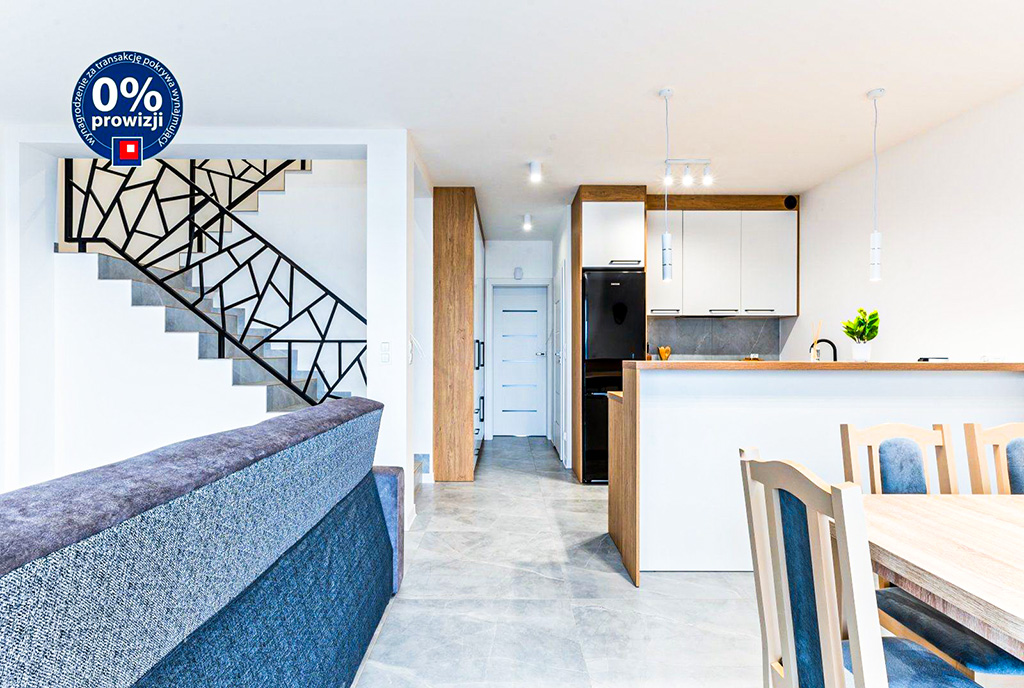 na pierwszym planie kuchnia w luksusowej willi do wynajmu Gdynia okolice