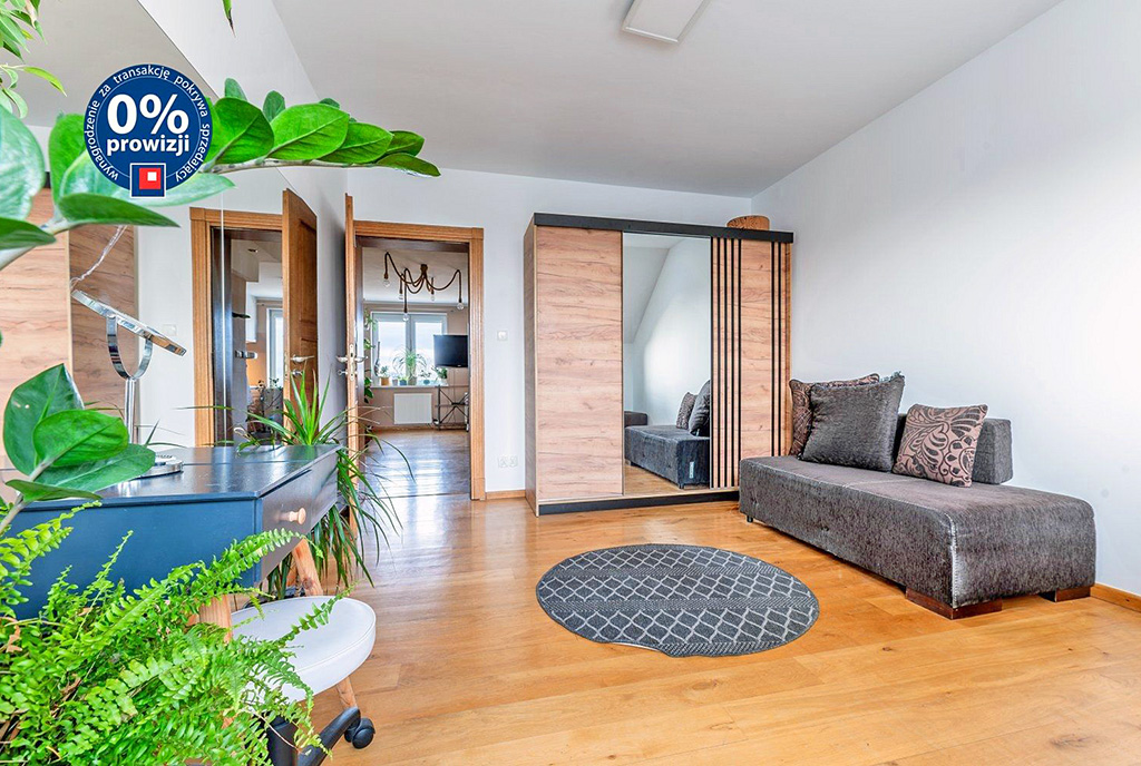 widok na pokój dzienny w ekskluzywnym apartamencie na sprzedaż Gdynia okolice