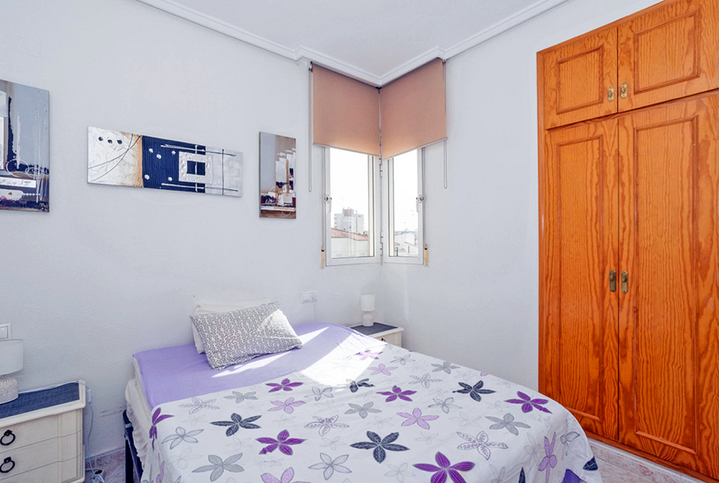 imponująca sypialnia w luksusowym apartamencie na sprzedaż Hiszpania Torrevieja