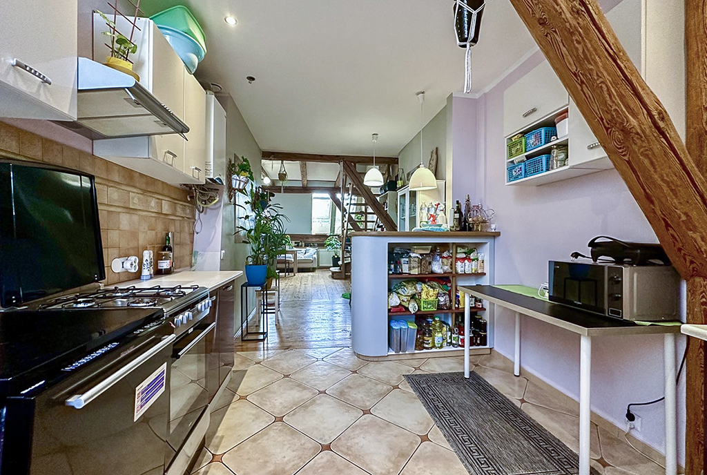 fragment kuchni w luksusowym apartamencie na sprzedaż Wrocław okolice