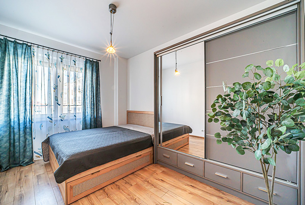 elegancka sypialnia w ekskluzywnym apartamencie na wynajem Bolesławiec