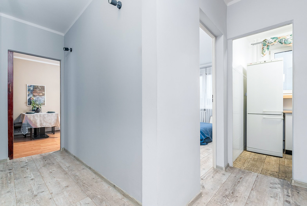 imponujący przedpokój w ekskluzywnym apartamencie na sprzedaż Szczecin