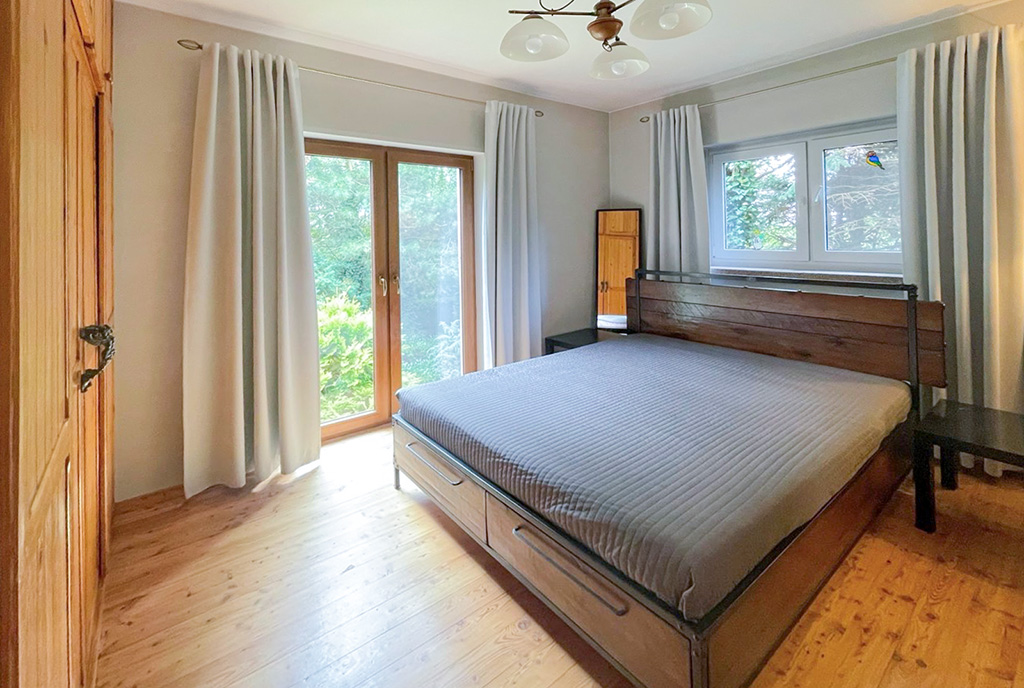 jedno z pomieszczeń na terenie luksusowej willi na sprzedaż Toruń okolice