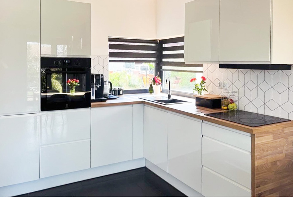 fragment kuchni w luksusowej willi na sprzedaż Zielona Góra okolice