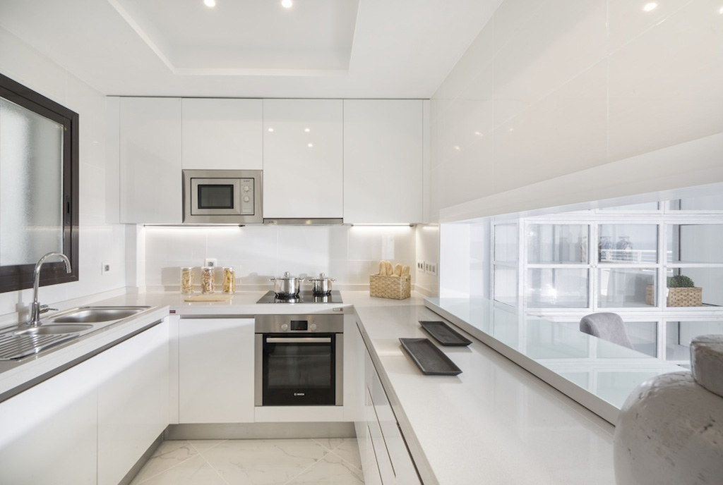 zblienie na kuchnię w luksusowym apartamencie na sprzedaż Hiszpania Costa del Sol Estepona