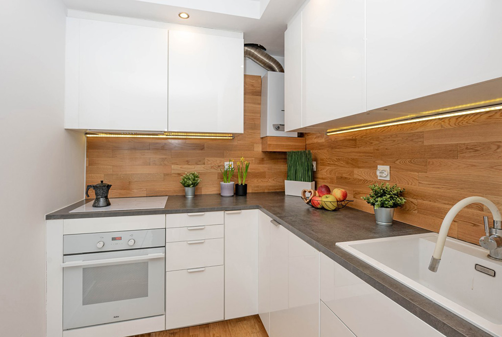 zabudowana kuchnia w ekskluzywnym apartamencie na sprzedaż Warszawa (okolice)