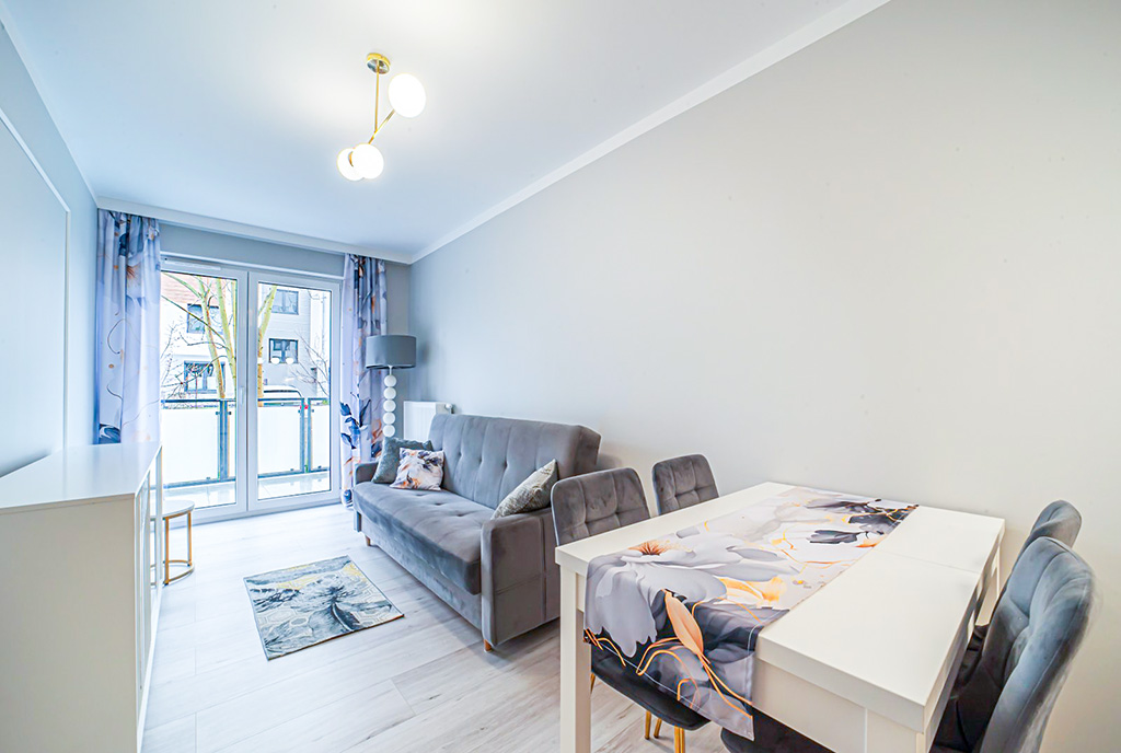 na zdjęciu pokój dzienny w ekskluzywnym apartamencie na wynajem Bolesławiec