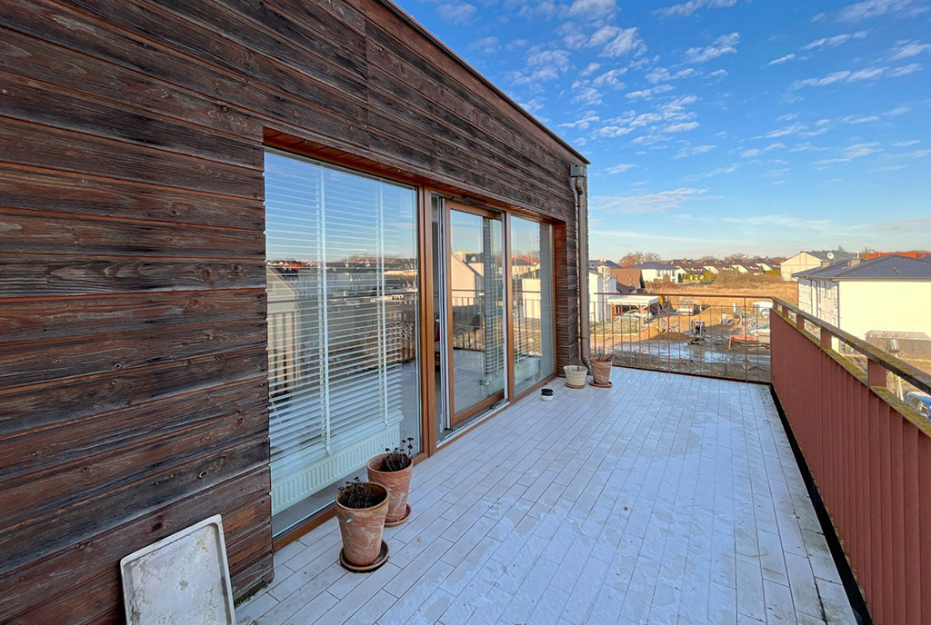 ogromny taras przy ekskluzywnym apartamencie na wynajem Szczecin okolice