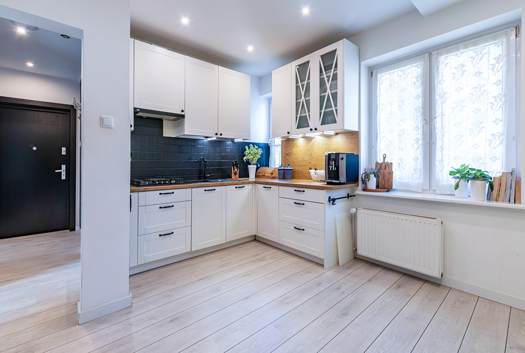 fragment kuchni w luksusowym apartamencie na sprzedaż Elbląg