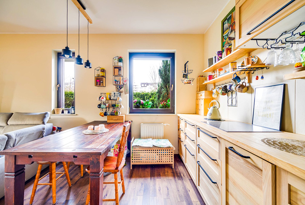 widok na kuchnię w lususowym apartamencie na sprzedaż Gdańsk