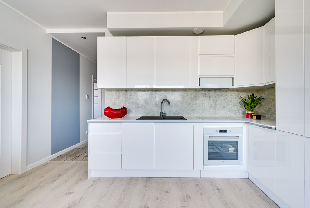 zbliżenie na aneks kuchenny w luksusowym apartamencie na sprzedaż Gdańsk