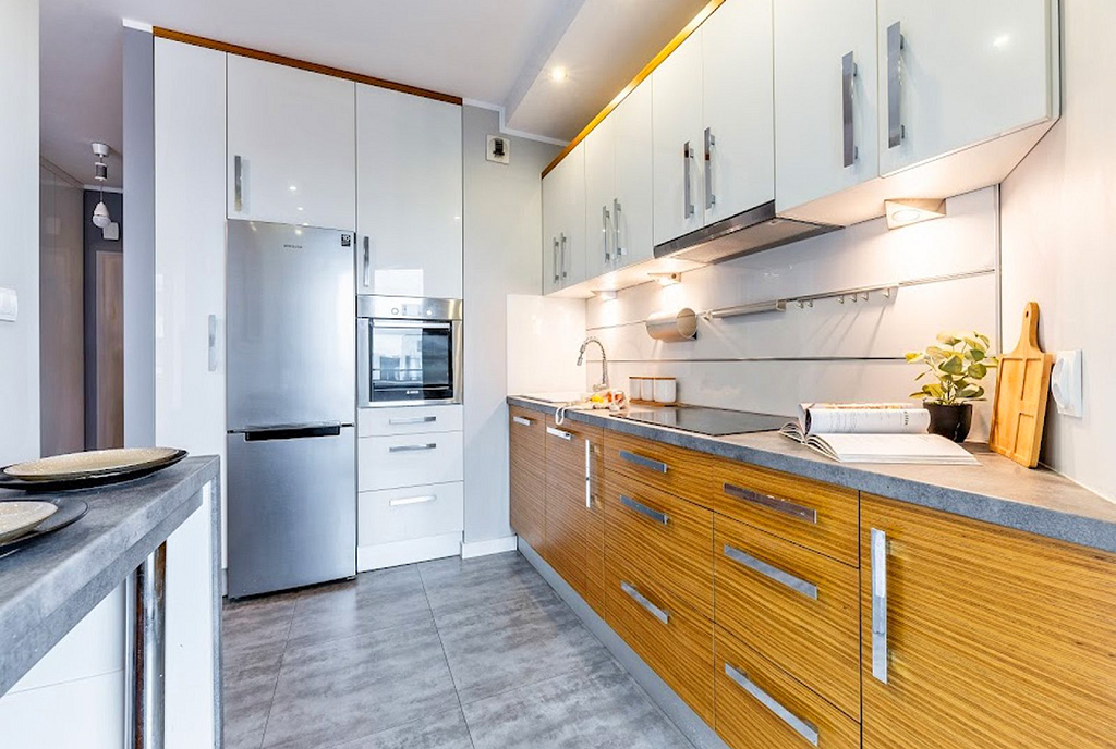 widok na kuchnię w luksusowym apartamencie na sprzedaż Gdynia okolice