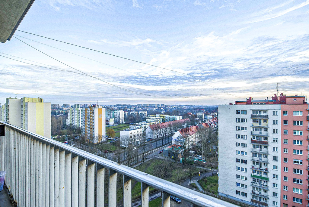 imponujące widoki na panoramę miasta z balkonu ekskluzywnego apartamentu na sprzedaż Katowice okolice