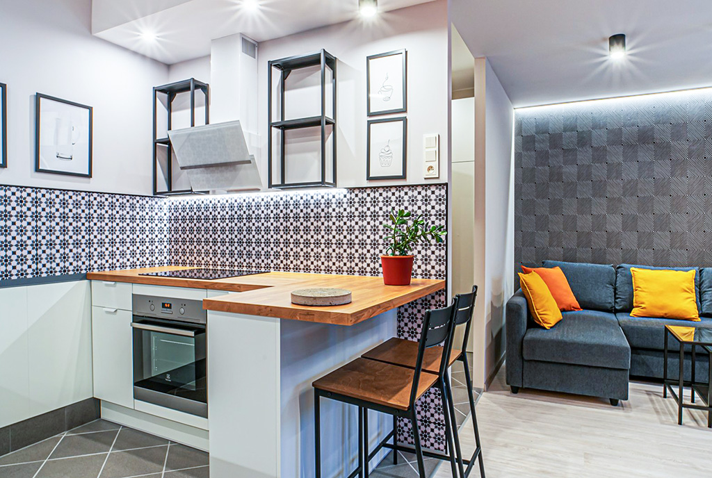 zbliżenie na jadalnię i kuchnię w luksusowym apartamencie do wynajmu Bolesławiec