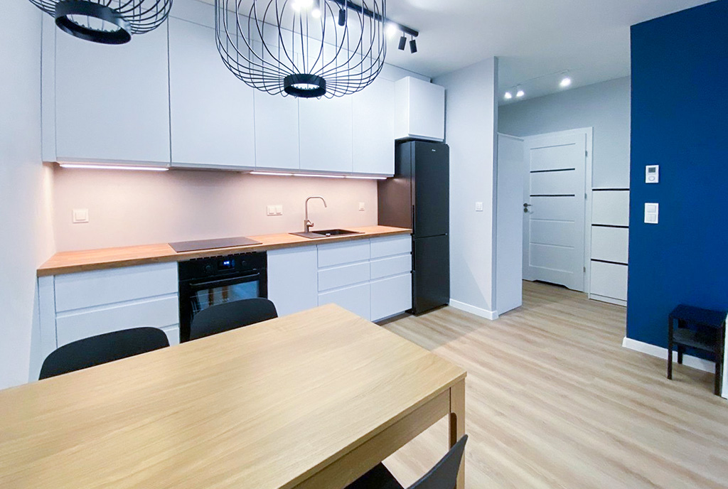jadalnia oraz kuchnia w luksusowym apartamencie do wynajmu Szczecin
