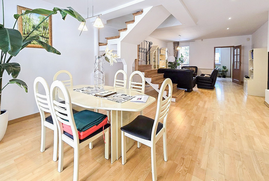 jadalnia i pokój dzienny w luksusowej willi na sprzedaż Bielsko-Biała okolice