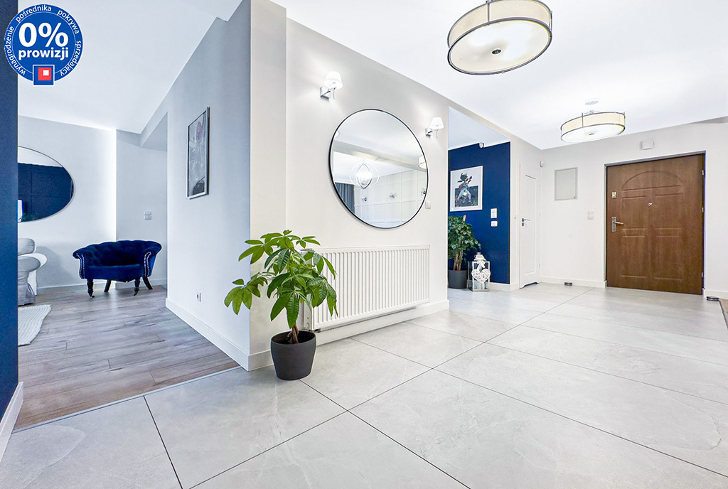 futurystyczny hol w luksusowej willi na sprzedaż Katowice okolice