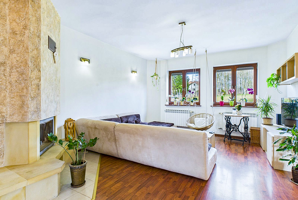 fragment pokoju dziennego w ekskluzywnej willi na sprzedaż Rzeszów okolice