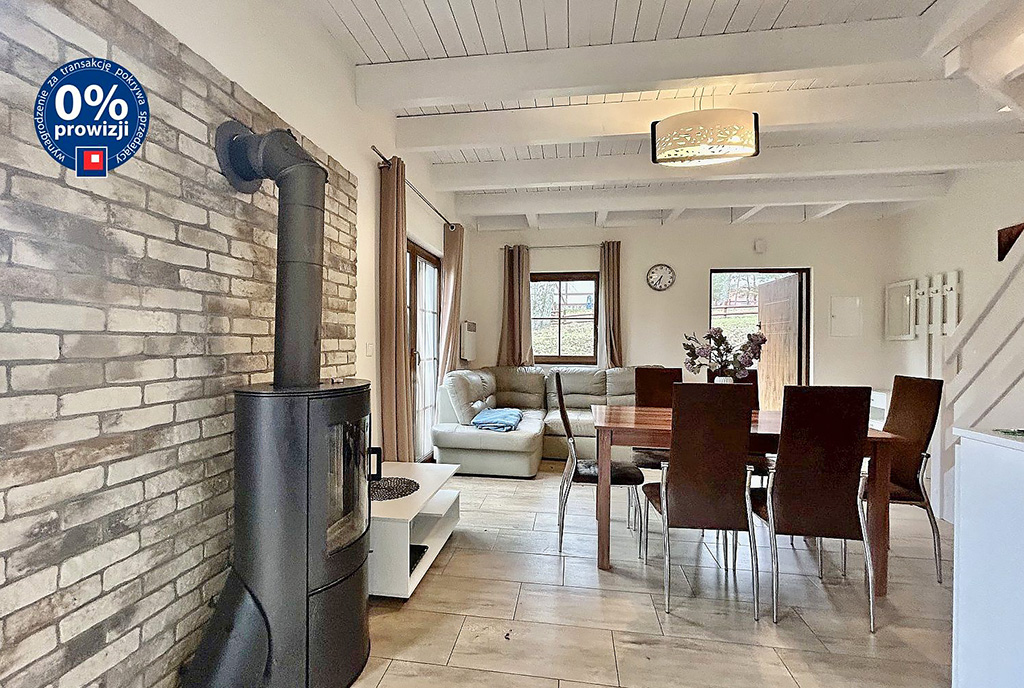 zbliżenie na jadalnię w luksusowej willi na sprzedaż Słupsk okolice