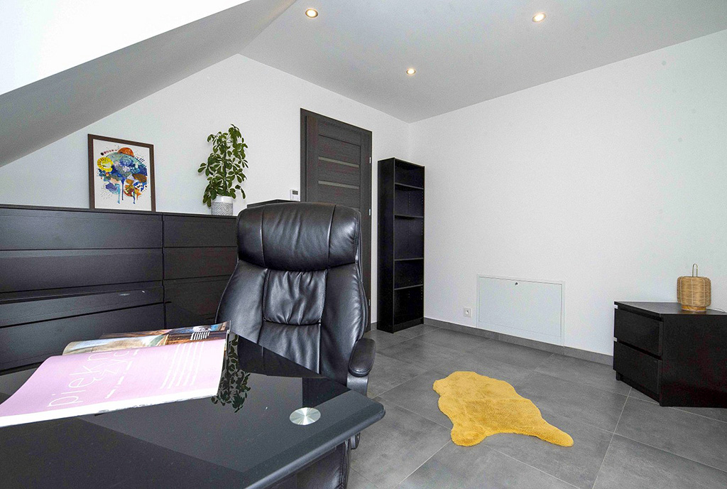 imponujące biuro w ekskluzywnym apartamencie na sprzedaż Katowice okolice
