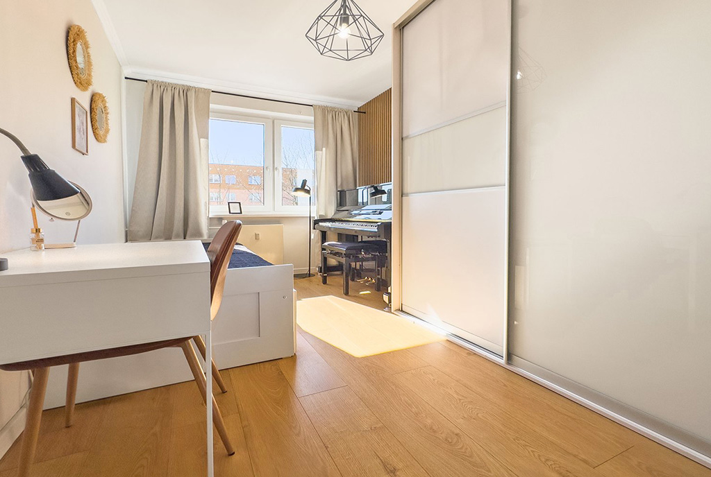 jeden z pokoi w ekskluzywnym apartamencie na sprzedaż Katowice okolice