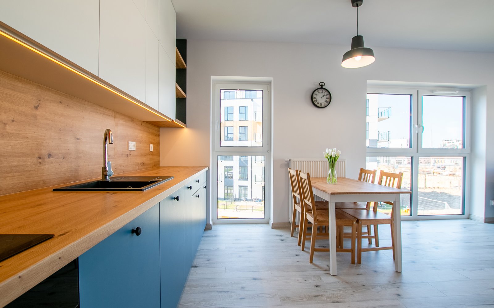 nowoczesna kuchnia w luksusowym apartamencie na sprzedaż Poznań