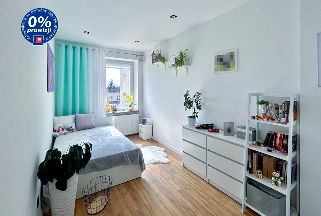 jeden z pokoi w ekskluzywnym apartamencie na sprzedaż Wałbrzych okolice