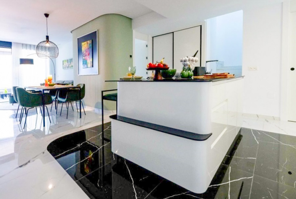 zbliżenie na kuchnię w luksusowym apartamencie na sprzedaż Hiszpania Gran Alacant
