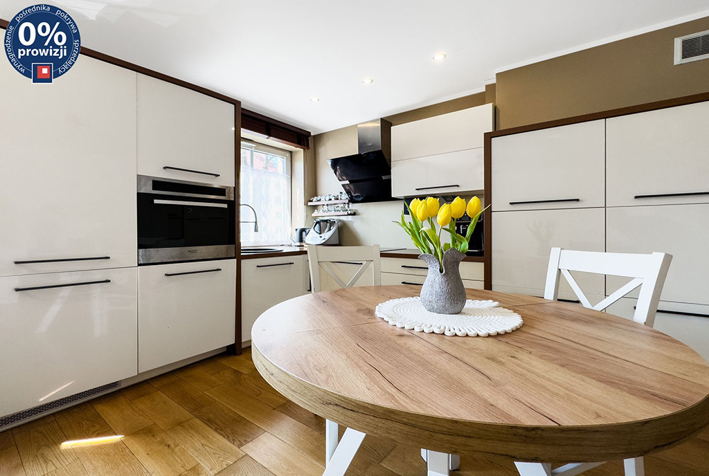 jadalnia + kuchnia w luksusowym apartamencie na sprzedaż Katowice okolice