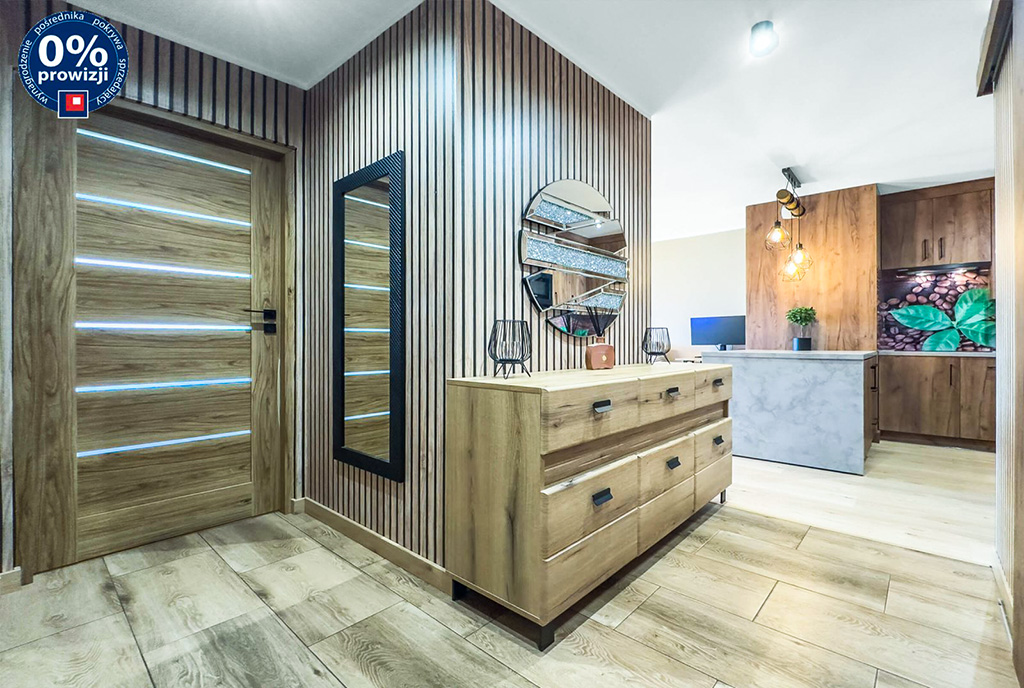 funkcjonalny korytarz w ekskluzywnym apartamencie na sprzedaż Katowice okolice