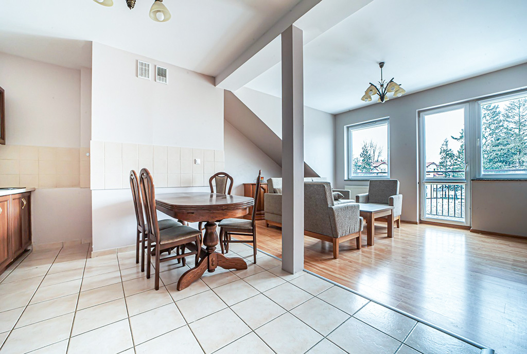 słoneczne wnętrze ekskluzywnego apartamentu do sprzedaży Legnica