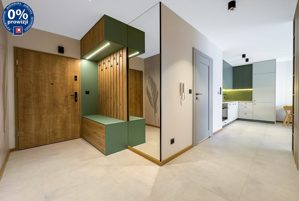 funkcjonalny korytarz w luksusowym apartamencie do wynajmu Katowice okolice