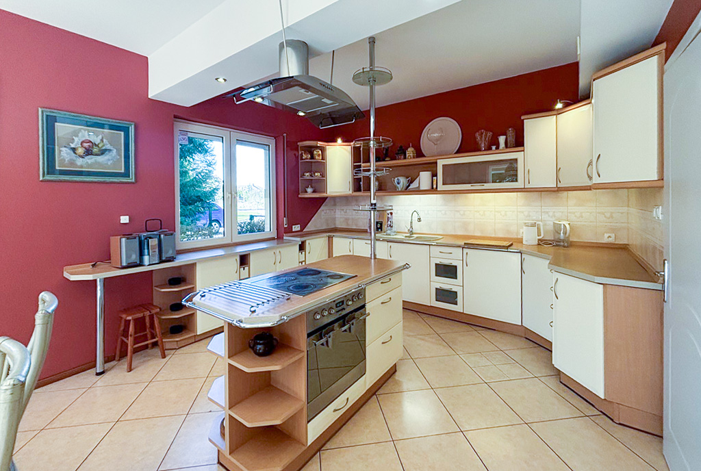 fragment kuchni w ekskluzywnym domu na wynajem Szczecin