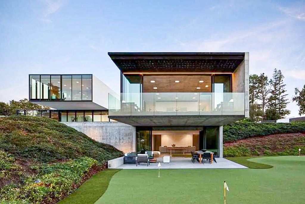 widok od strony ogrodu i pola golfowego na luksusową willę na sprzedaż California Stany Zjednoczone Ameryki