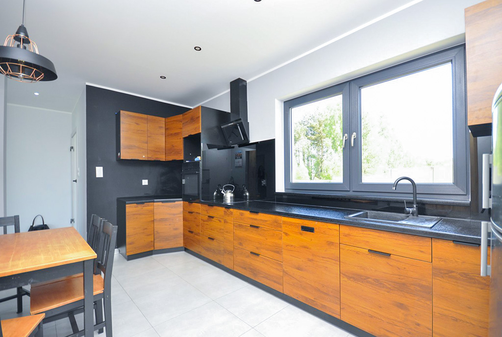 fragment kuchni w luksusowej willi na sprzedaż Gdynia okolice