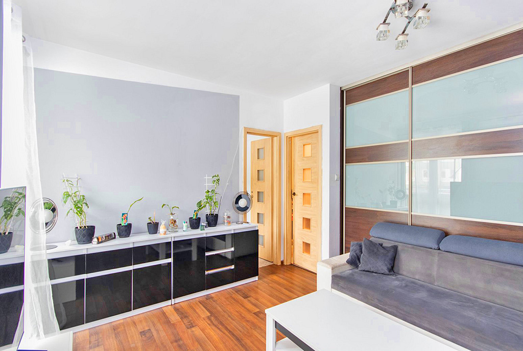 druga strona pokoju dziennego w luksusowym apartamencie na sprzedaż Szczecin